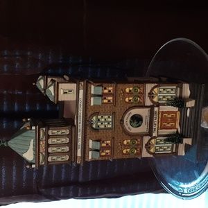 Dept 56 Christmas in the city ...The city globe